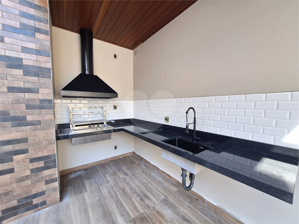 Casa de Condomínio à venda com 3 quartos, 205m² - Foto 3