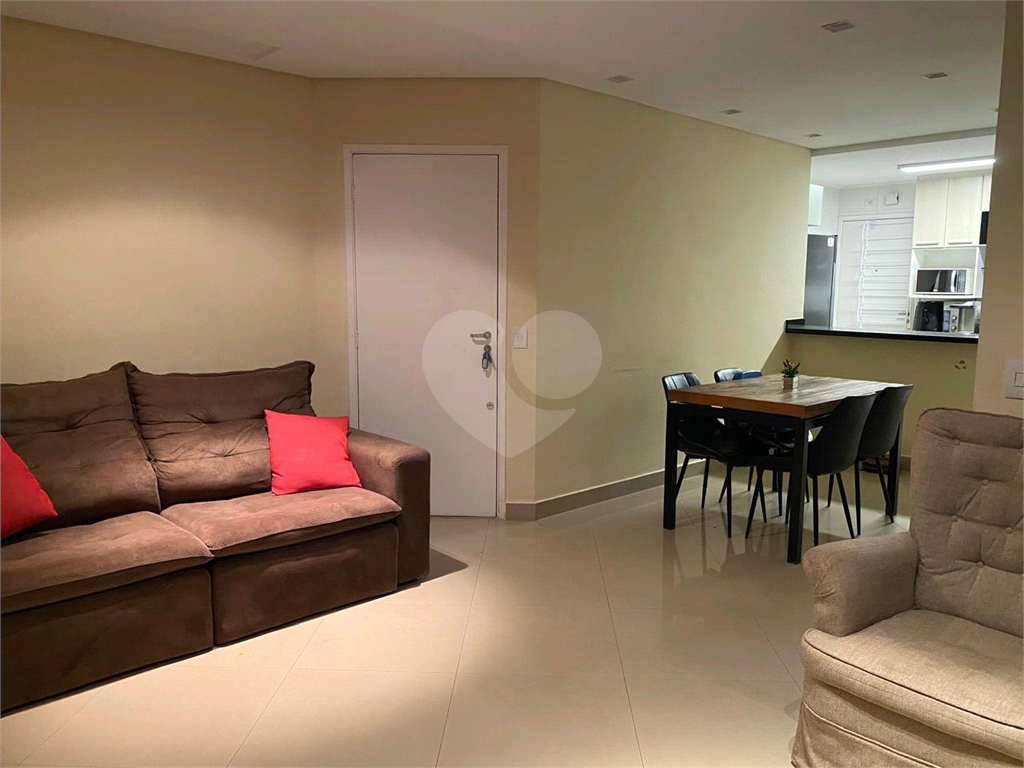 APARTAMENTO em CASA VERDE