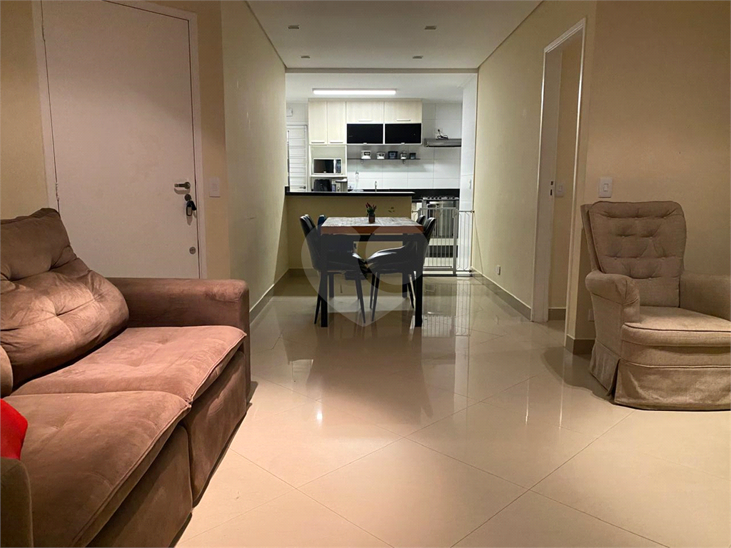 APARTAMENTO em CASA VERDE