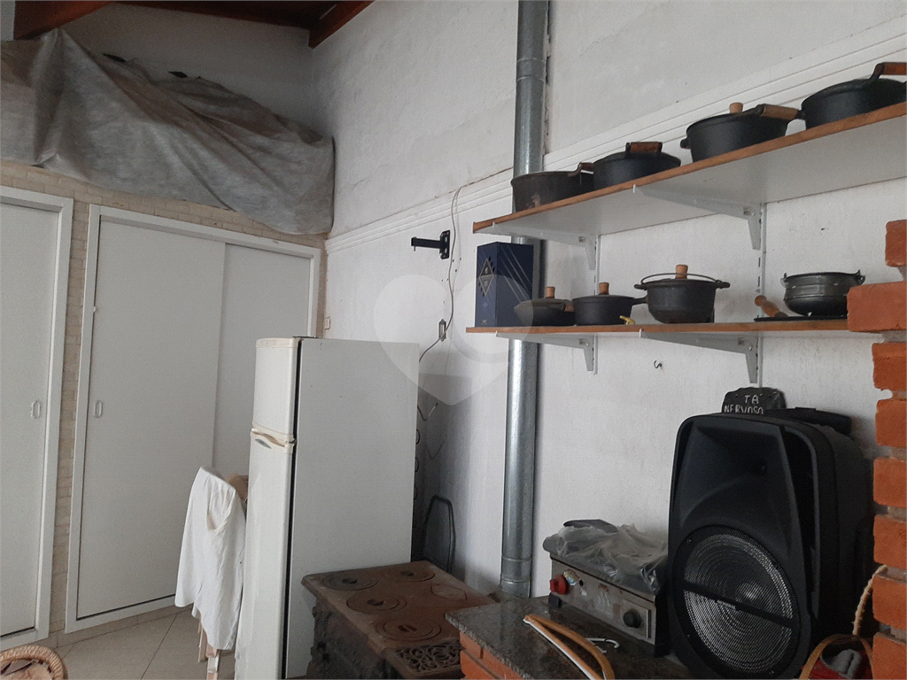 Casa térrea com 3 quartos (2 suítes), piscina, área gourmet e 4 vagas cobertas