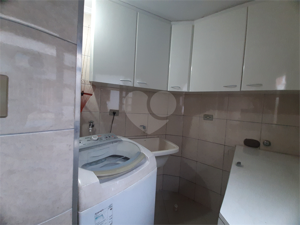 Casa térrea com 3 quartos (2 suítes), piscina, área gourmet e 4 vagas cobertas
