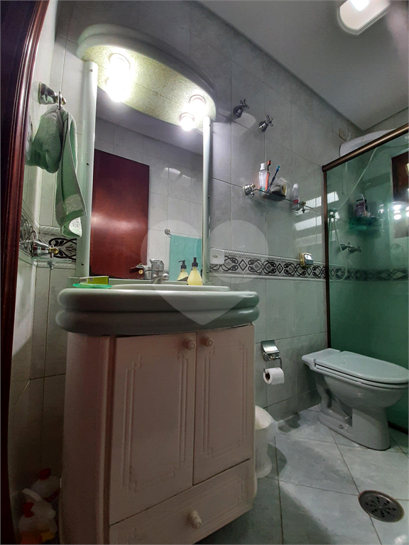 Casa térrea com 3 quartos (2 suítes), piscina, área gourmet e 4 vagas cobertas