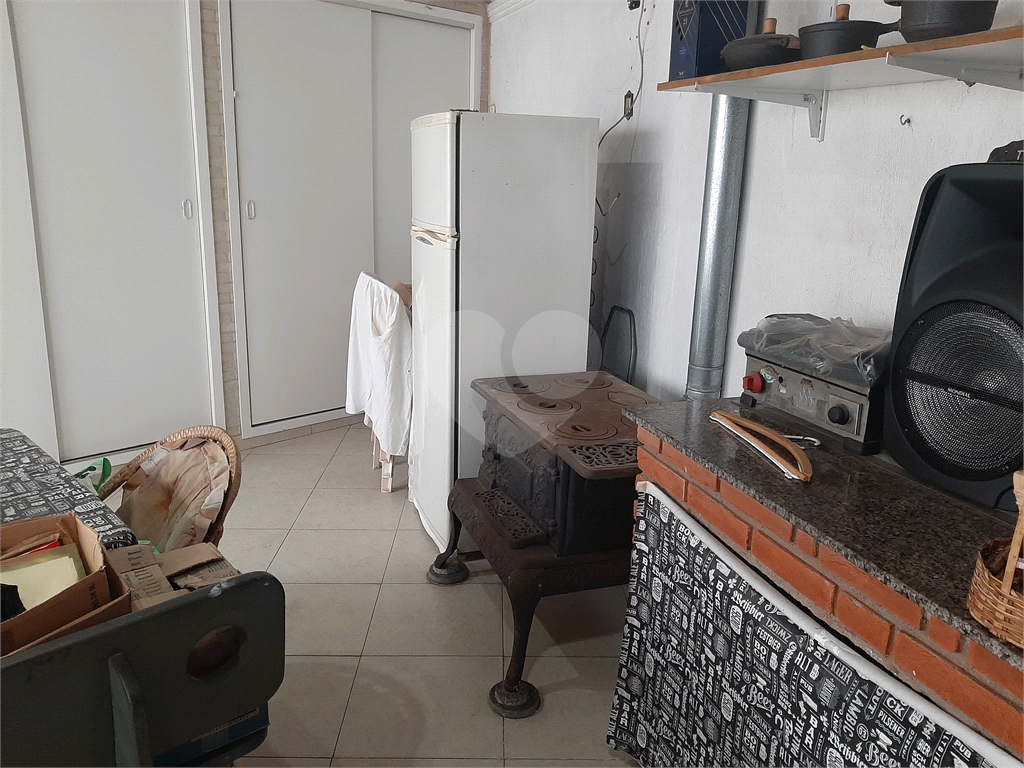 Casa térrea com 3 quartos (2 suítes), piscina, área gourmet e 4 vagas cobertas
