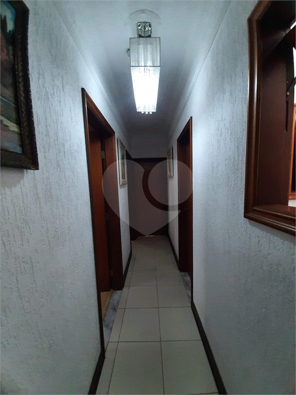 Casa térrea com 3 quartos (2 suítes), piscina, área gourmet e 4 vagas cobertas