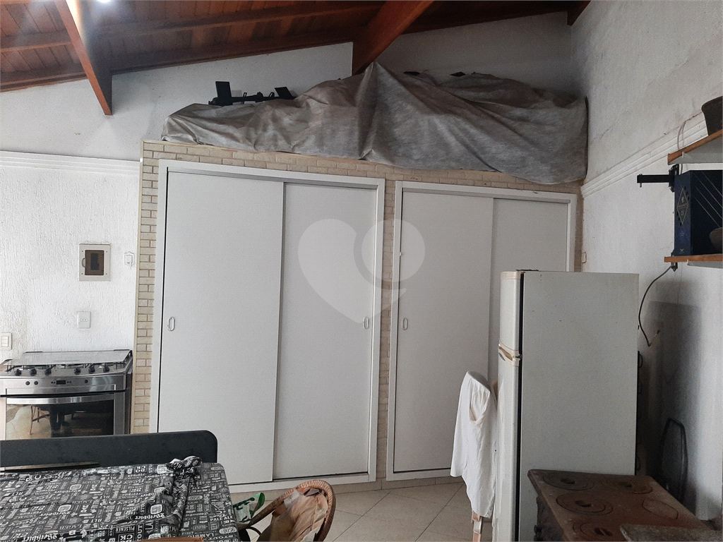 Casa térrea com 3 quartos (2 suítes), piscina, área gourmet e 4 vagas cobertas