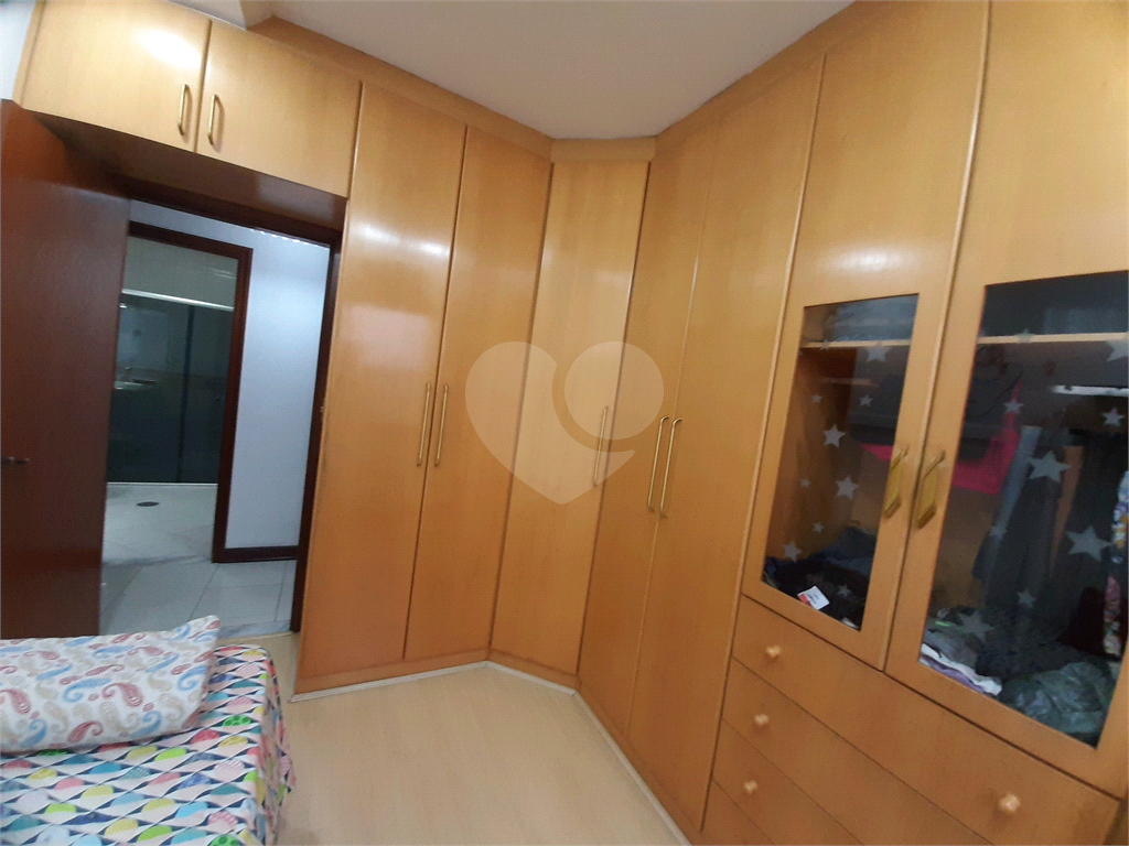 Casa térrea com 3 quartos (2 suítes), piscina, área gourmet e 4 vagas cobertas