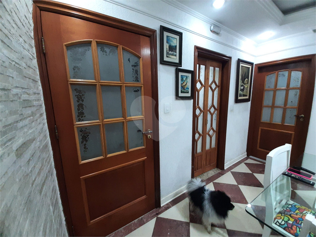 Casa térrea com 3 quartos (2 suítes), piscina, área gourmet e 4 vagas cobertas