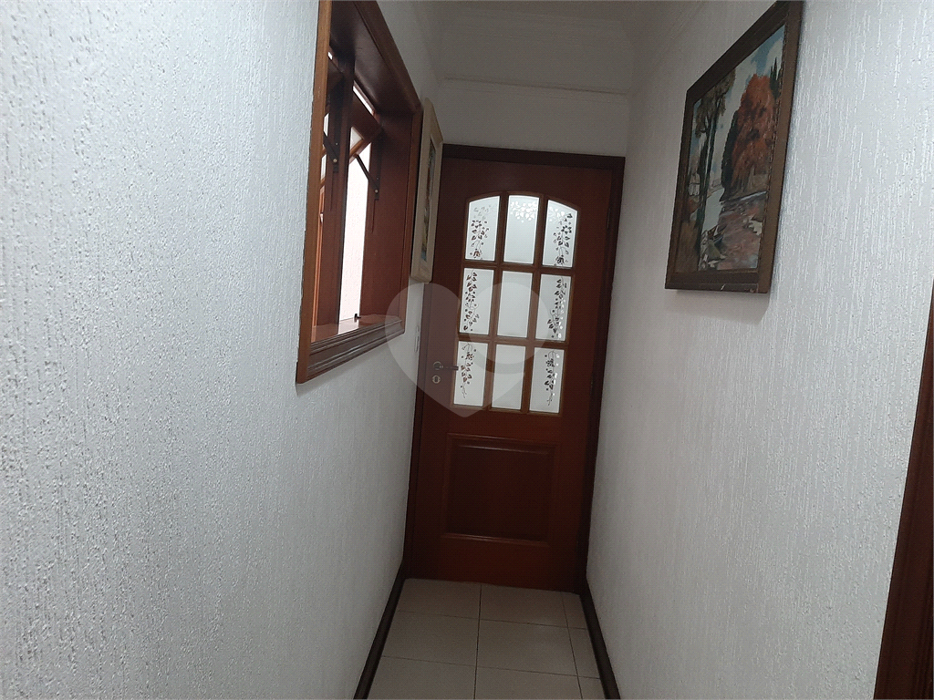 Casa térrea com 3 quartos (2 suítes), piscina, área gourmet e 4 vagas cobertas
