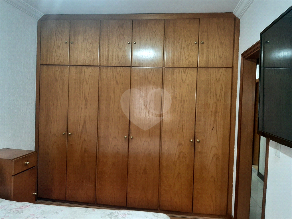 Casa térrea com 3 quartos (2 suítes), piscina, área gourmet e 4 vagas cobertas