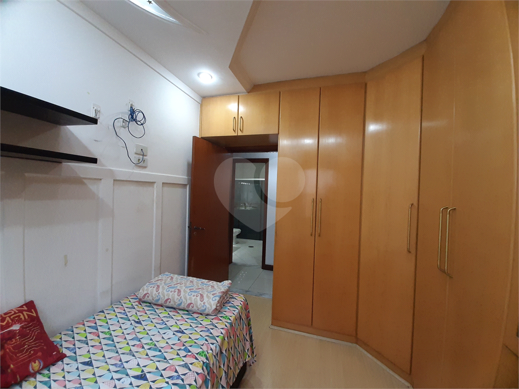 Casa térrea com 3 quartos (2 suítes), piscina, área gourmet e 4 vagas cobertas