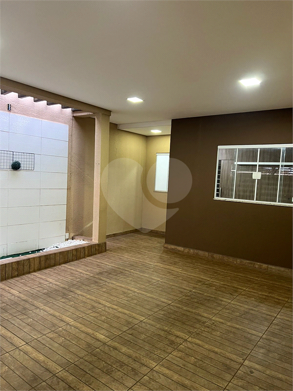 Casa à venda com 2 quartos, 140m² - Foto 3