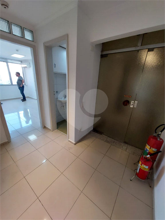 Sala Comercial à venda com 26 m² 2 Banheiros em Pinheiros