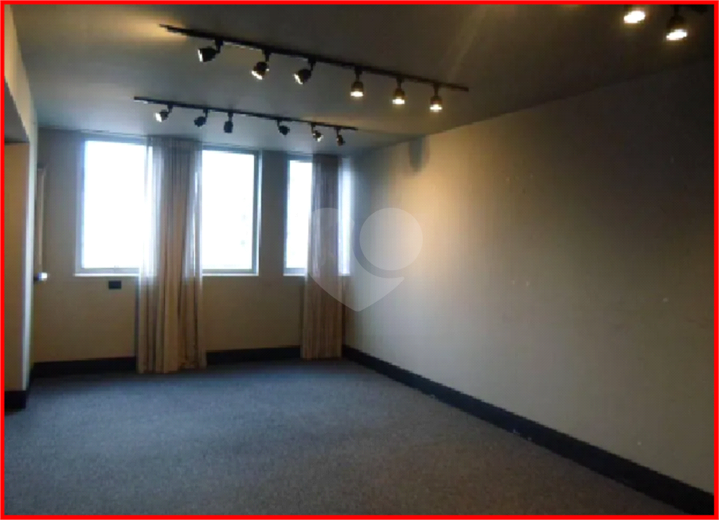 Sala Comercial com 68 m² Pinheiros 
