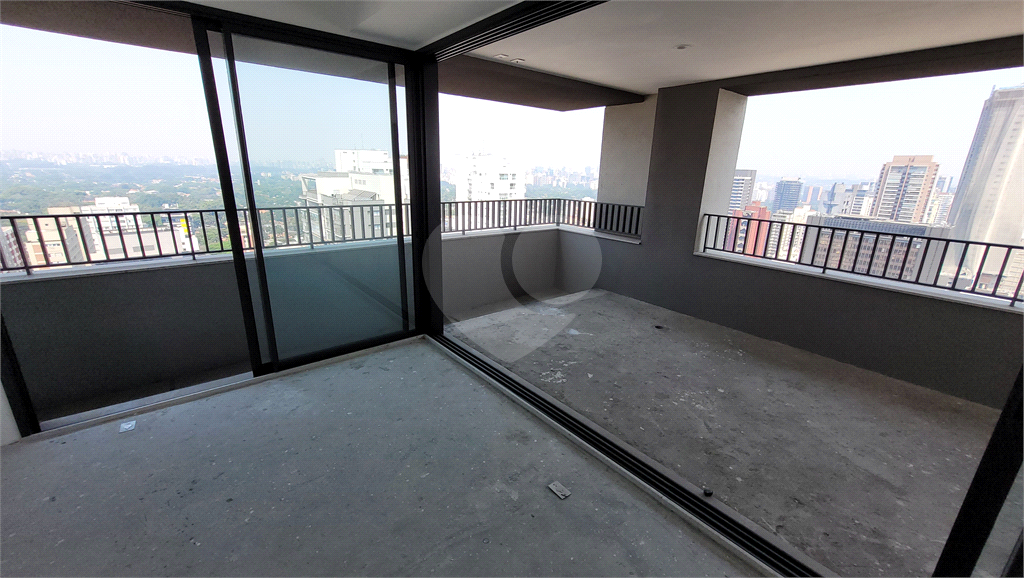 Apartamento para venda, 196m², 3 suítes, sacada churrasqueira, vista panorâmica. 5 vagas. Pinheiros