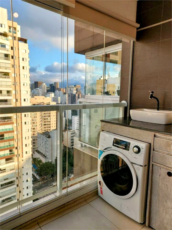 Apartamento a venda na Rua Agosta 