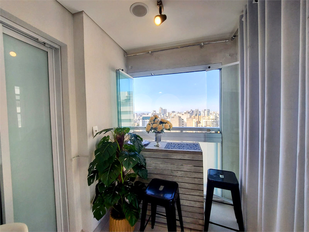 Apartamento a venda na Rua Agosta 