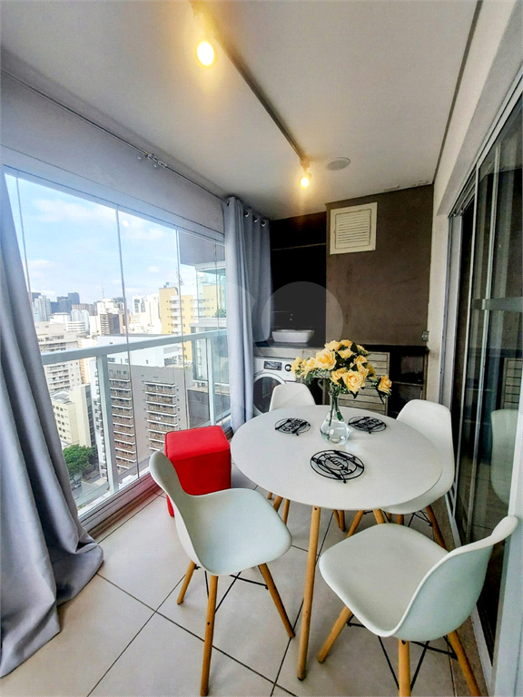 Apartamento a venda na Rua Agosta 