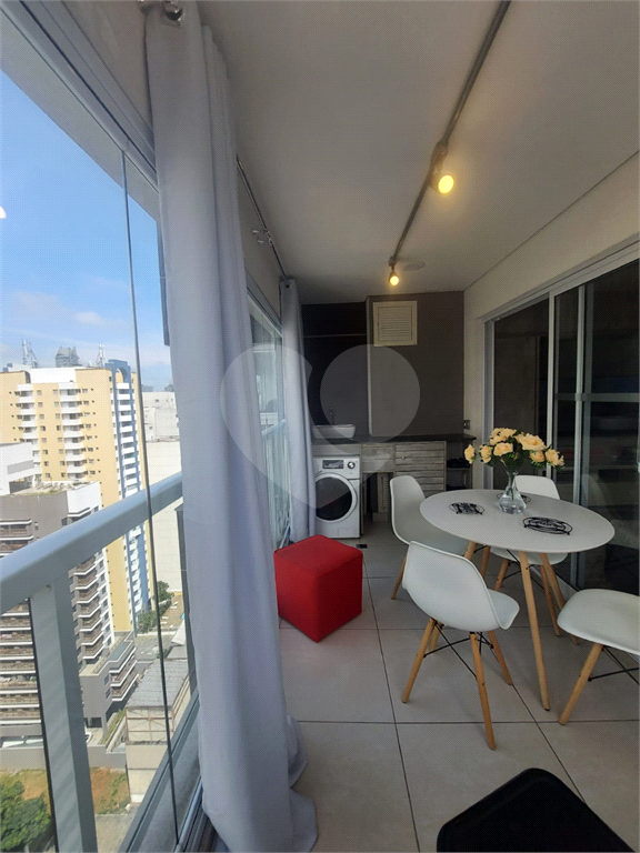 Apartamento a venda na Rua Agosta 