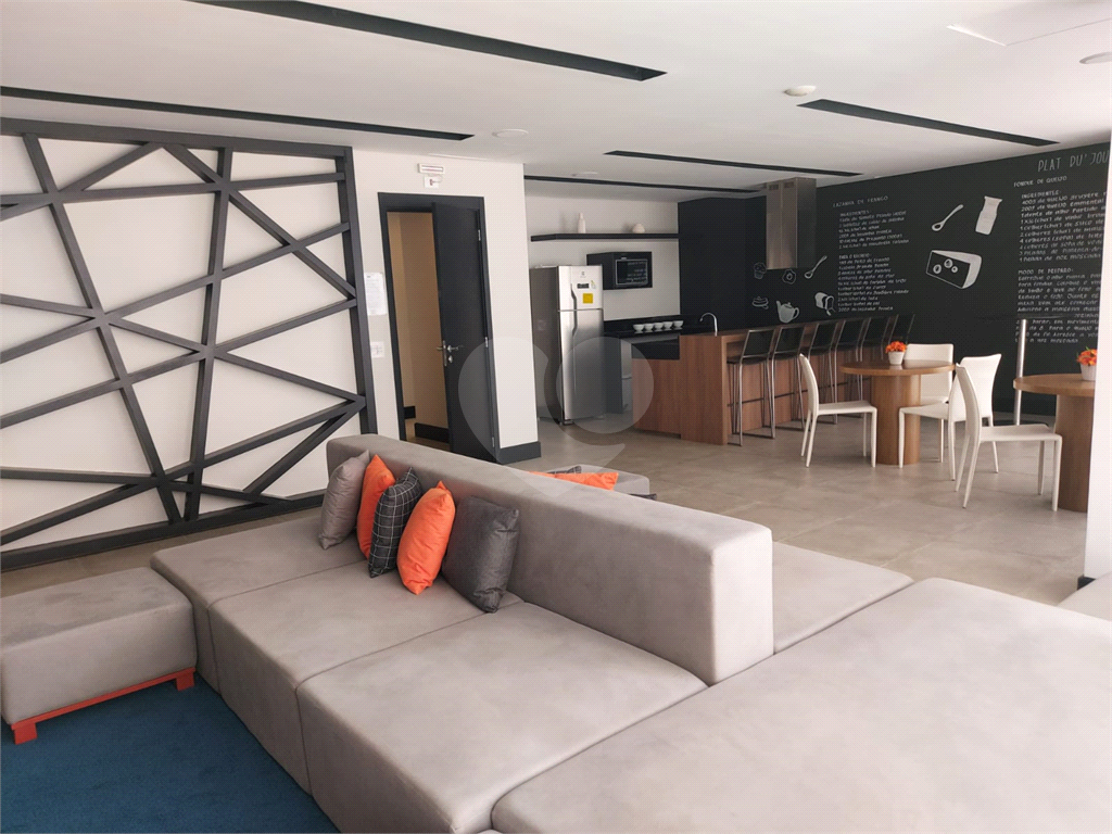 Apartamento a venda na Rua Agosta 