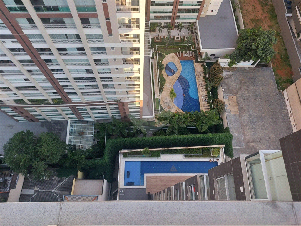 Apartamento a venda na Rua Agosta 