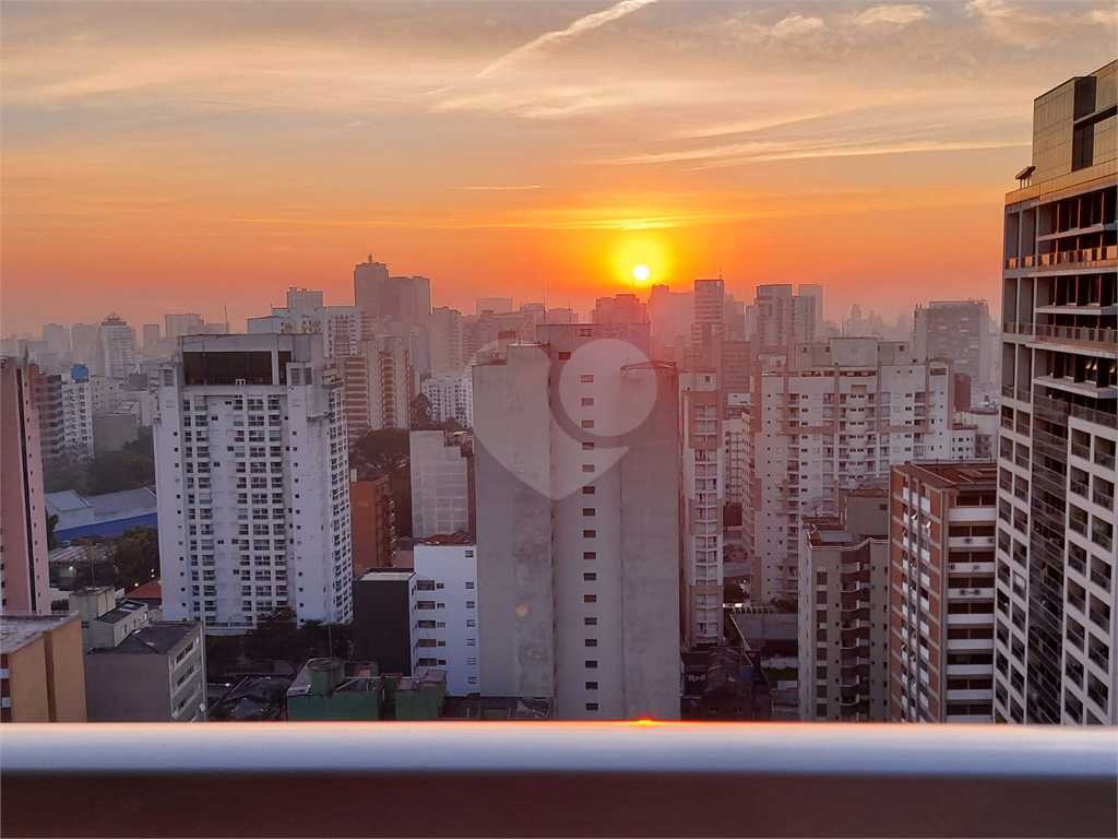 Apartamento a venda na Rua Agosta 