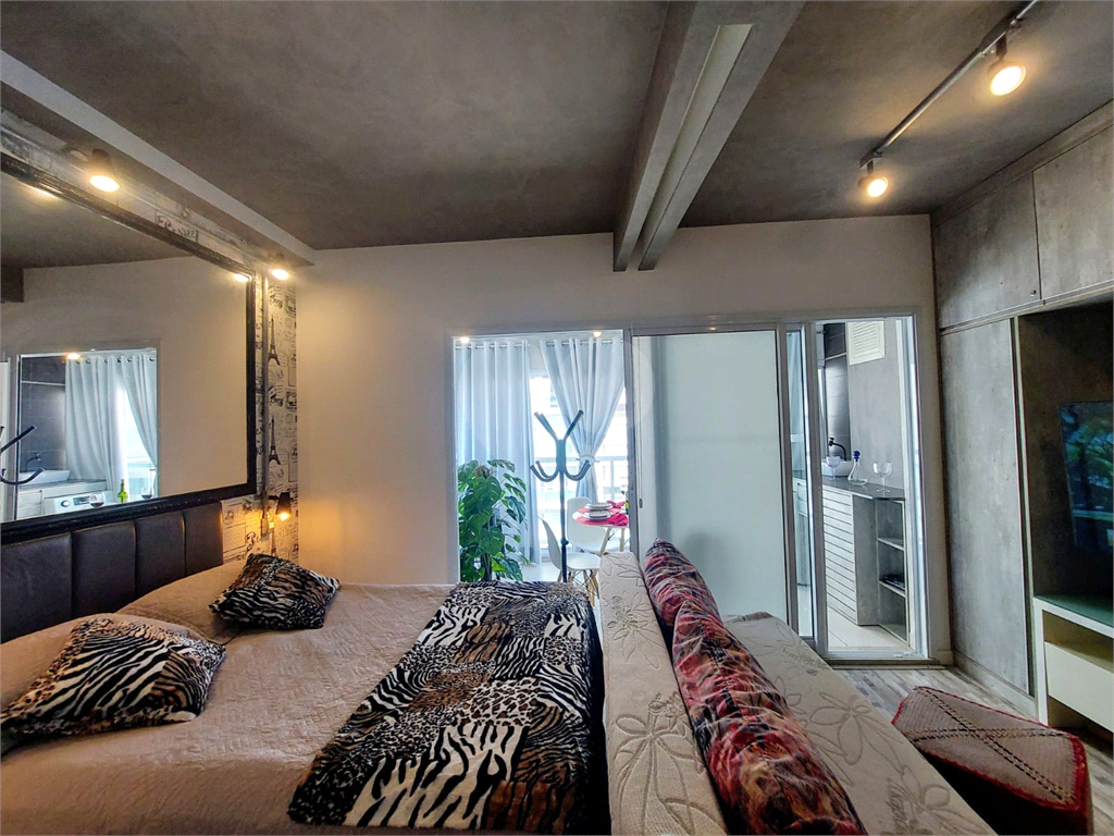 Apartamento a venda na Rua Agosta 