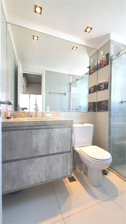 Apartamento a venda na Rua Agosta 