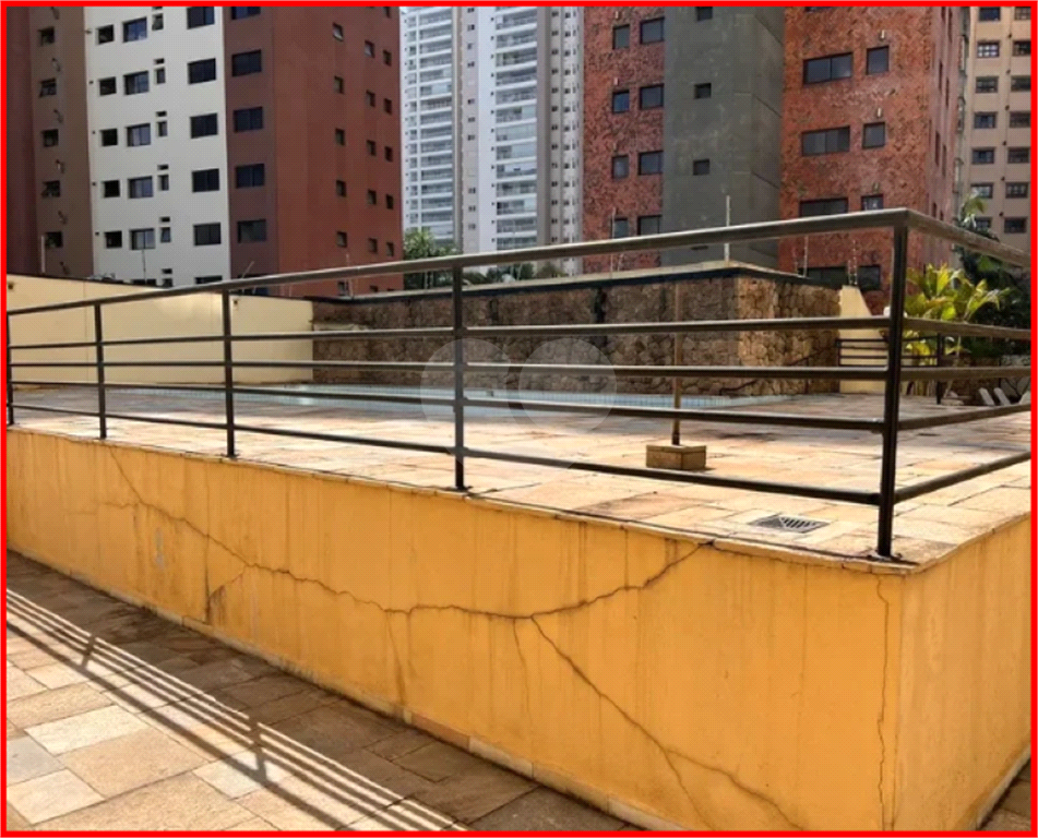 APARTAMENTO em MORUMBI