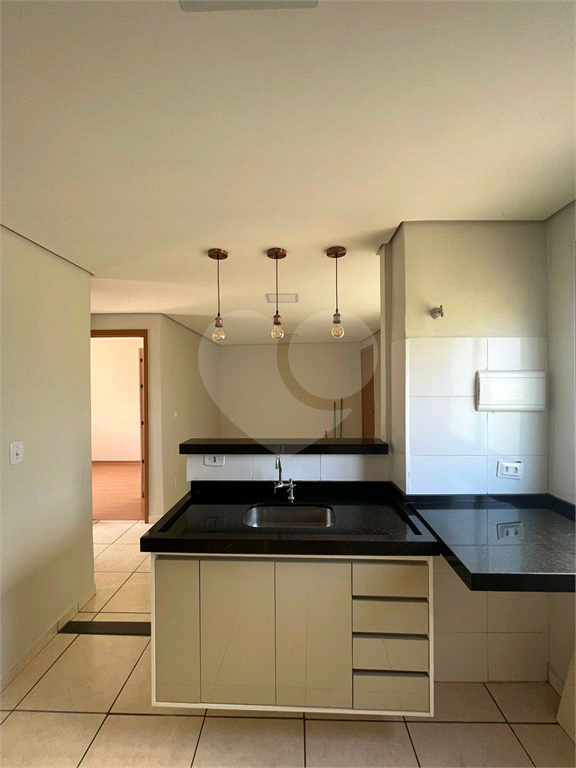 Apartamento à venda com 2 quartos, 42m² - Foto 2