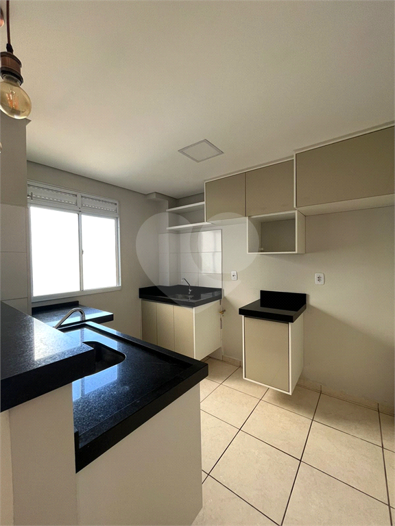 Apartamento à venda com 2 quartos, 42m² - Foto 3