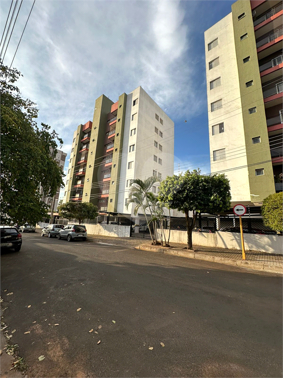 Apartamento para alugar com 2 quartos, 64m² - Foto 22