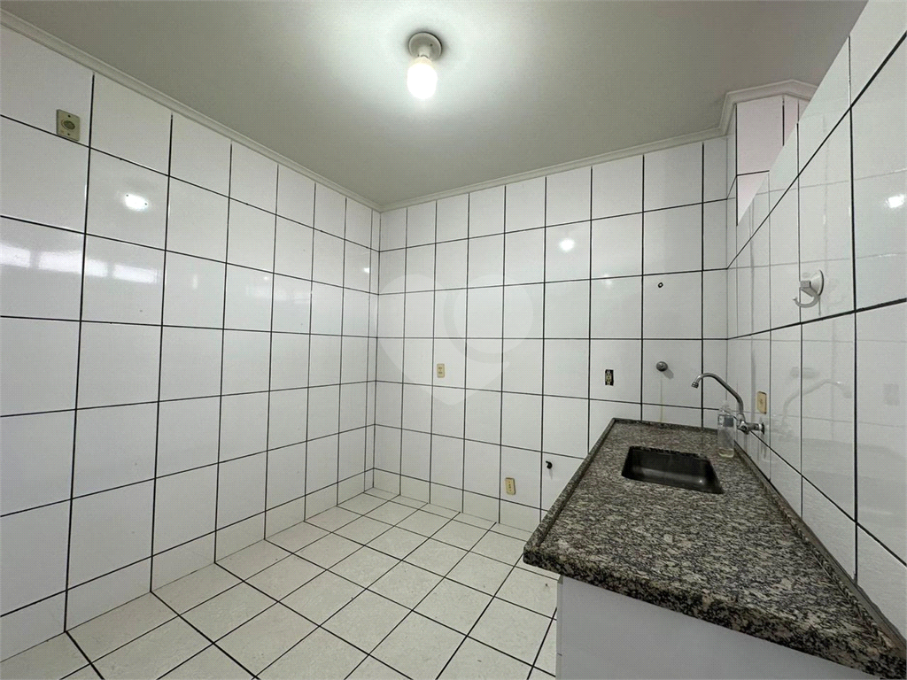 Apartamento para alugar com 2 quartos, 64m² - Foto 20