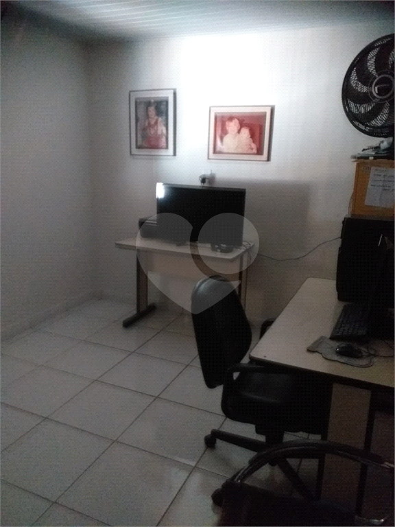 Casa à venda com 3 quartos, 200m² - Foto 15