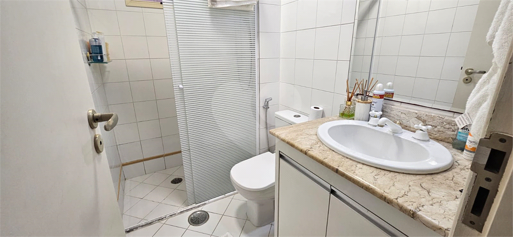 Apartamento - Saúde - 3 Dormitórios - 1 Suíte -  2 Banheiros - 2 Vagas - Venda