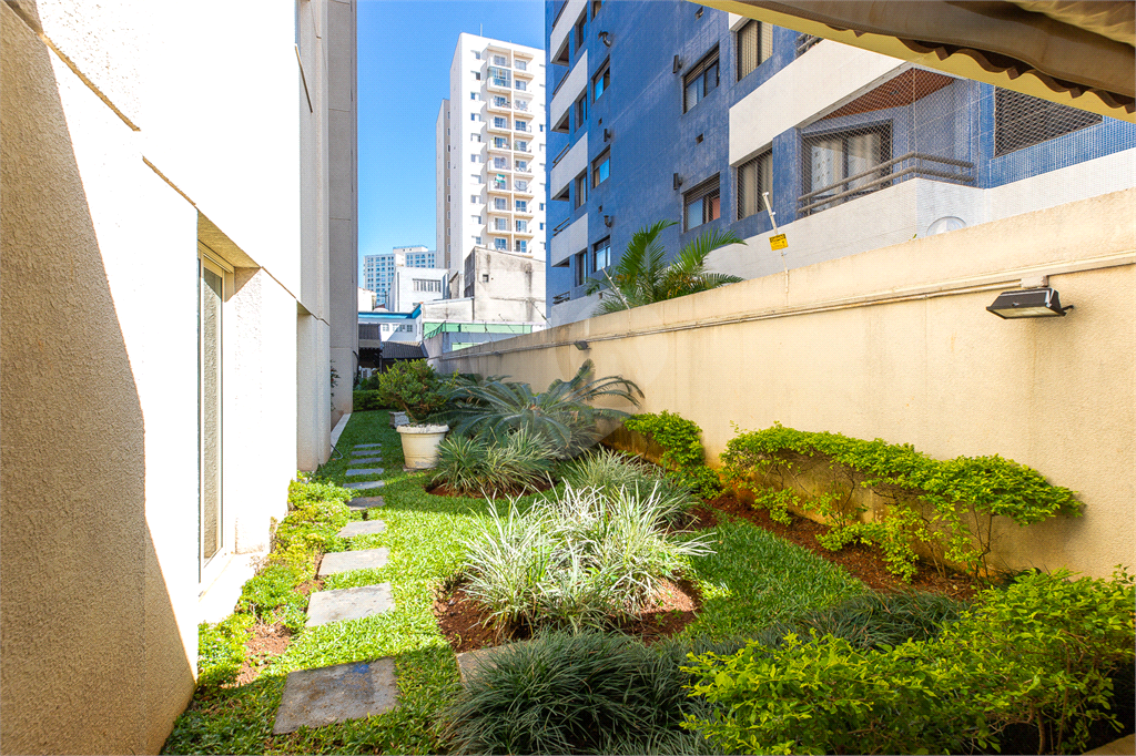 Apartamento - Saúde - 3 Dormitórios - 1 Suíte -  2 Banheiros - 2 Vagas - Venda