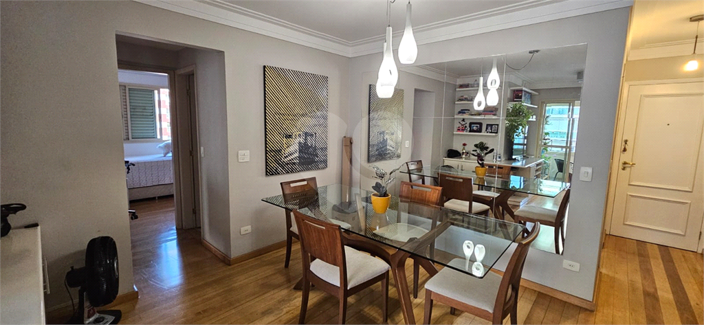Apartamento - Saúde - 3 Dormitórios - 1 Suíte -  2 Banheiros - 2 Vagas - Venda