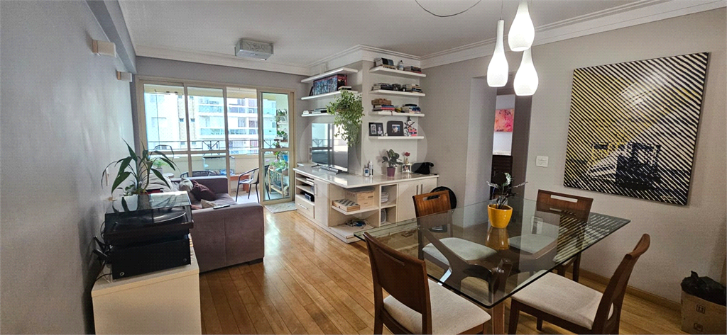 Apartamento - Saúde - 3 Dormitórios - 1 Suíte -  2 Banheiros - 2 Vagas - Venda