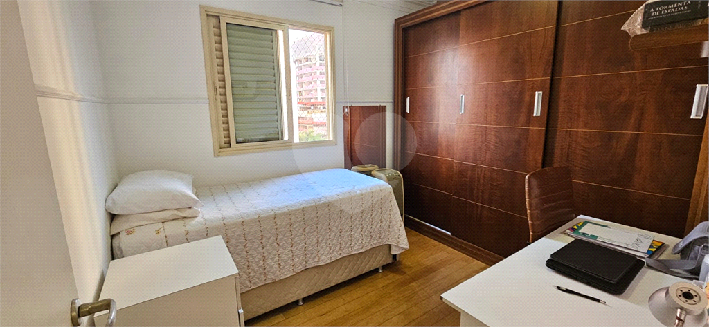 Apartamento - Saúde - 3 Dormitórios - 1 Suíte -  2 Banheiros - 2 Vagas - Venda