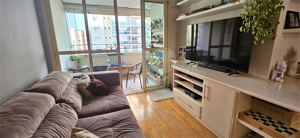 Apartamento - Saúde - 3 Dormitórios - 1 Suíte -  2 Banheiros - 2 Vagas - Venda