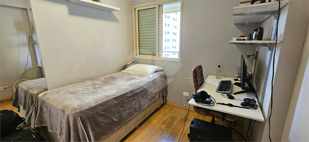 Apartamento - Saúde - 3 Dormitórios - 1 Suíte -  2 Banheiros - 2 Vagas - Venda