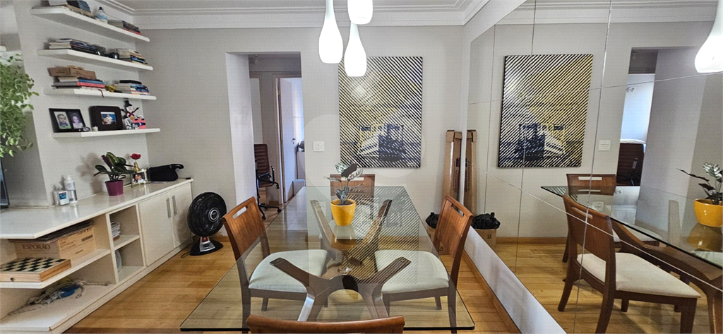 Apartamento - Saúde - 3 Dormitórios - 1 Suíte -  2 Banheiros - 2 Vagas - Venda