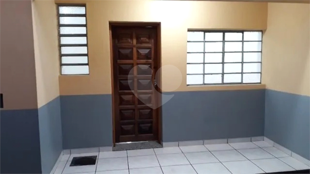 Casa para alugar com 3 quartos, 180m² - Foto 2