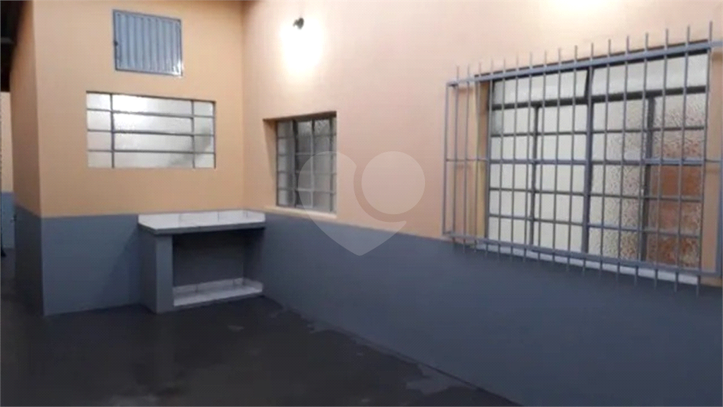 Casa para alugar com 3 quartos, 180m² - Foto 4