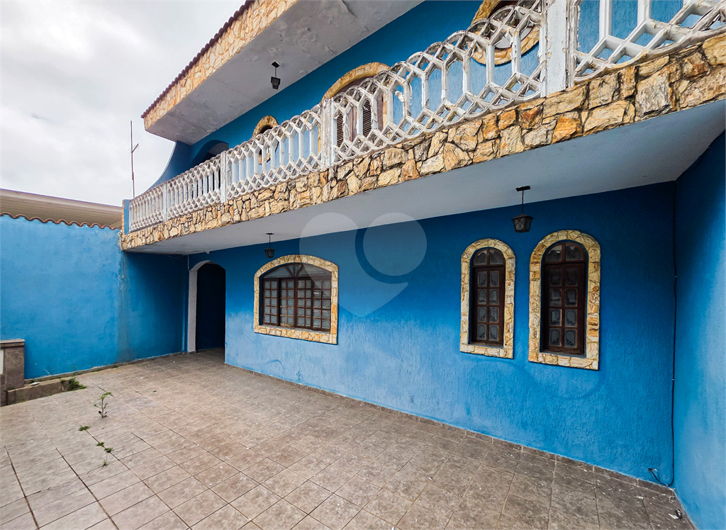 Casa - Guaianazes - 3 Quartos / Dormitórios - 2 Vagas - Venda / Compra