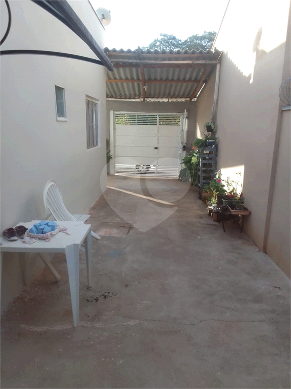 Casa à venda com 2 quartos, 70m² - Foto 11