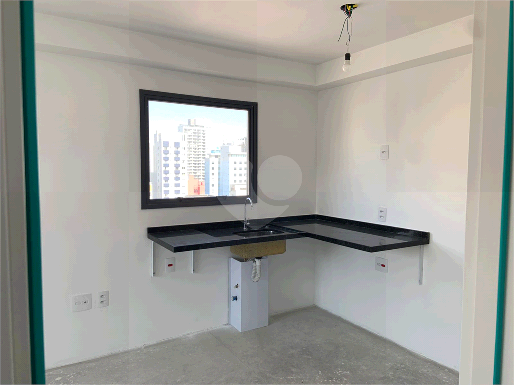 APARTAMENTO em CENTRO