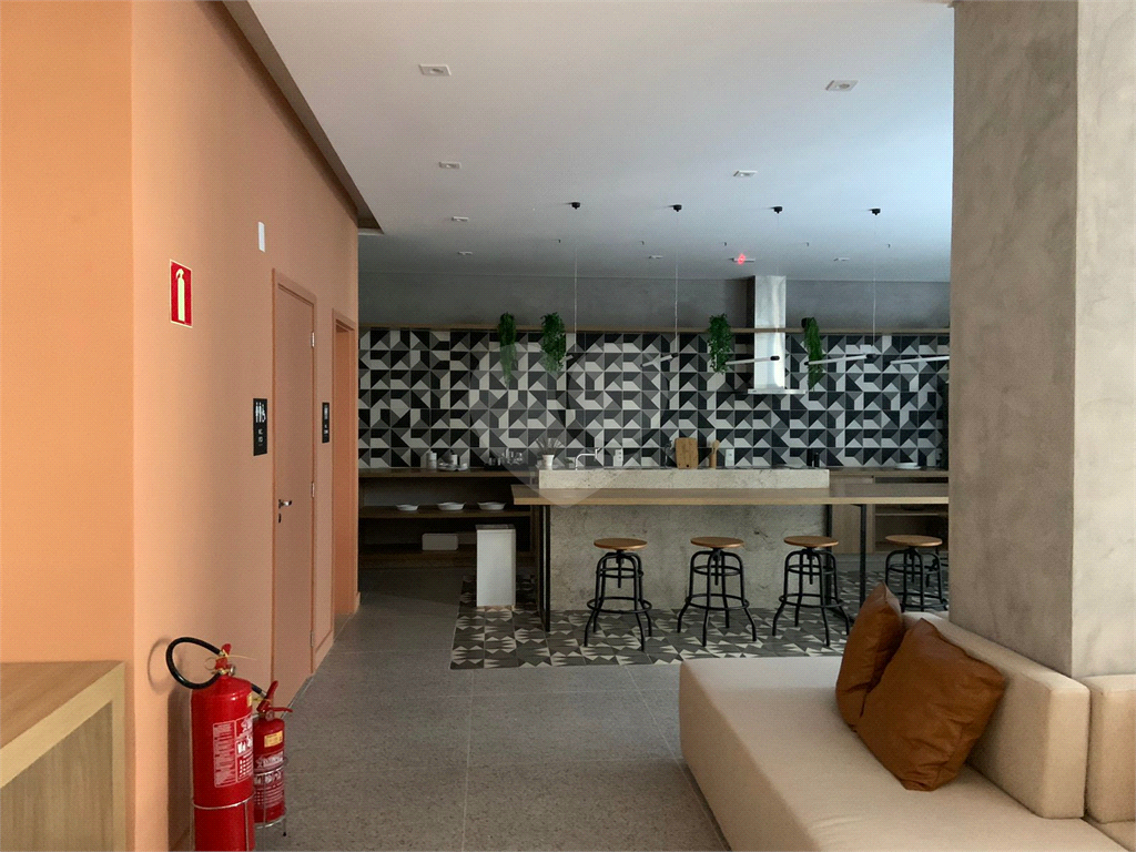 APARTAMENTO em CENTRO