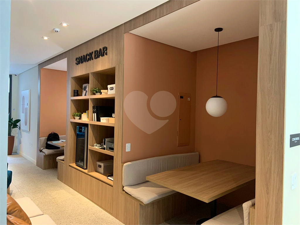 APARTAMENTO em CENTRO