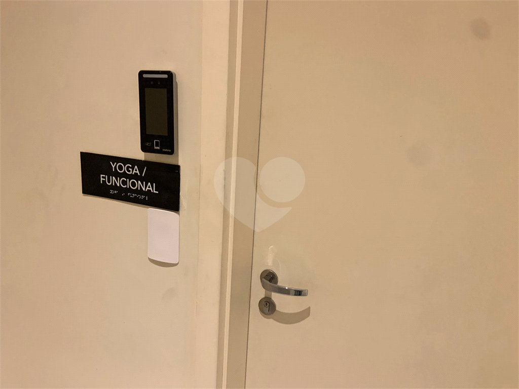 APARTAMENTO em CENTRO