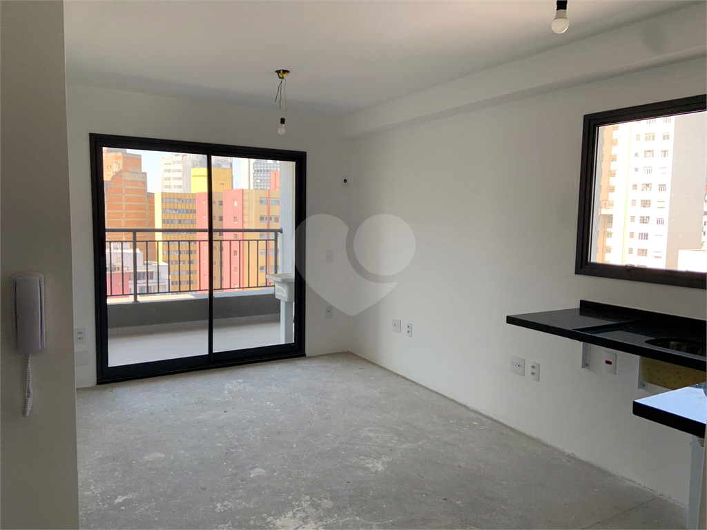 APARTAMENTO em CENTRO